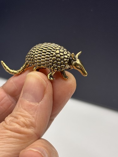 Small brass armadillo figurine - small,