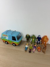 Scooby Doo Mystery Machine Van And  9 Figures Playset
