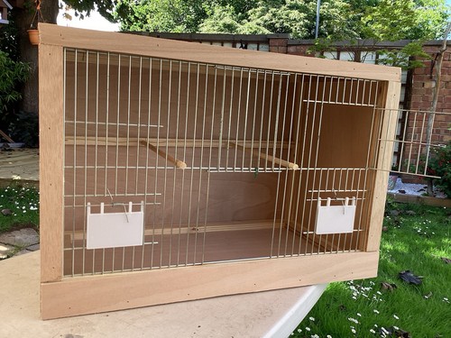 Bird breeding box - breeding,