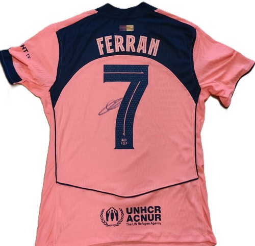 Hand signed ferran torres - hand,