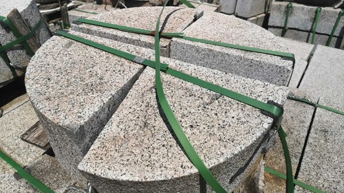 Granite quadrant 300x300x200 - quadrant,