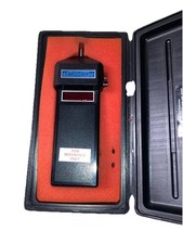 COLE-PARMER Tachometer Model 8213-20 with Carrying / Storage Case