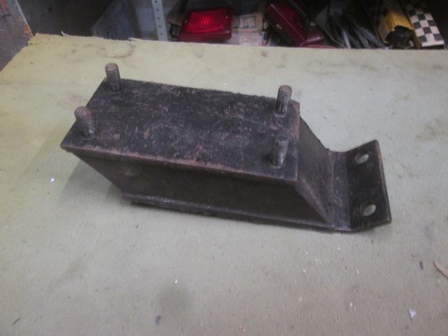 Bedford cab mounting - bedford, tm