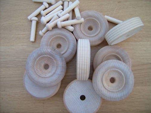 Wooden toy wheels axles - 4x,