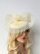 New Fascinator Women's Large