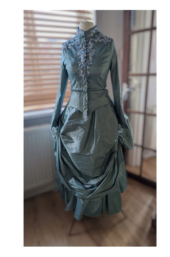 Victorian womens dress costume - victorian,