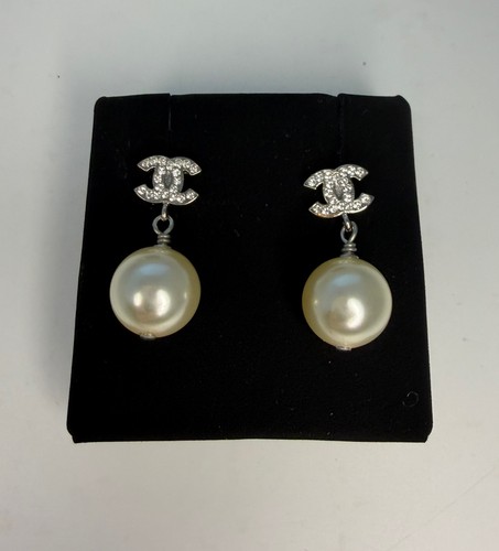Chanel silver tone pearl ball - silver,