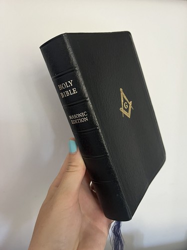 Holy bible masonic edition - holy,