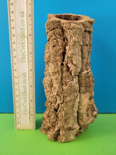 Cork bark tube hide - bark, 19cm