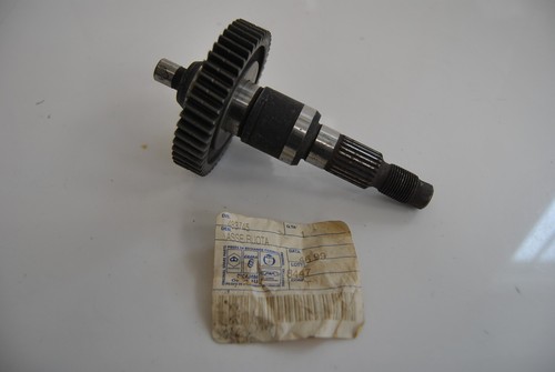Rear drive shaft wheel gear - rear,