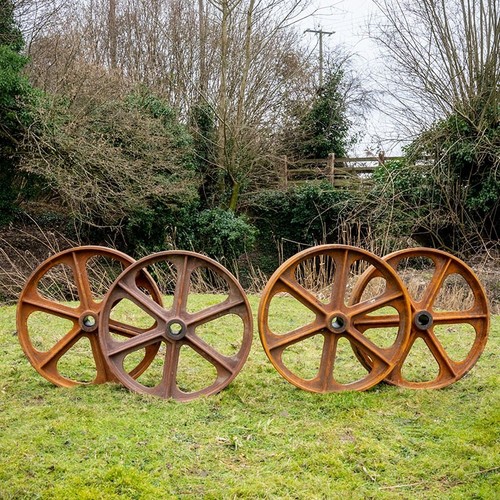 Shepherd hut wheels cast - hut, 20"