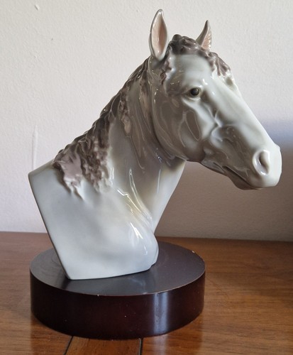 Lladro derby winner - lladro, "derby