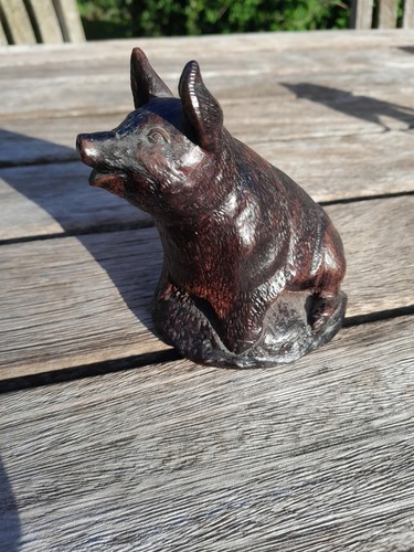Jade house crafts resin - house, pig