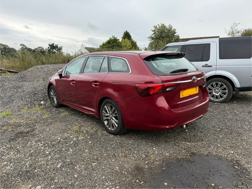 Toyota avensis 2015 - toyota,