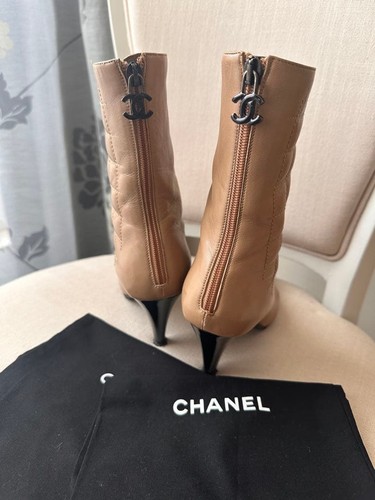 Chanel quilted leather boots - leather,
