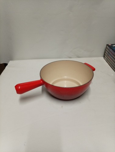 Vintage creuset cast iron - le,
