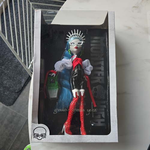 Monster high ghouluxe ghoulia - monster,
