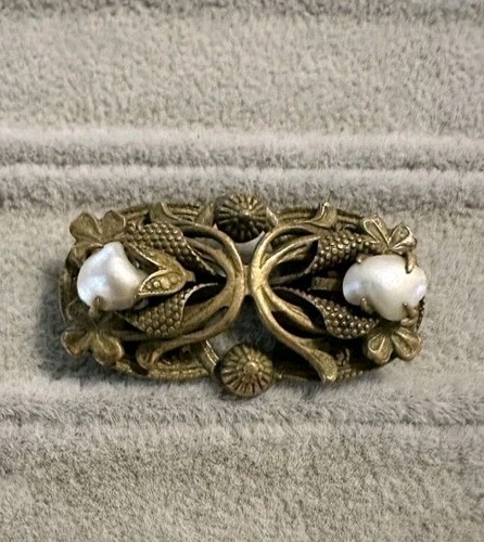 Antique oval brooch baroque - antique,