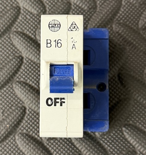 Wylex b16 push plug - push, in