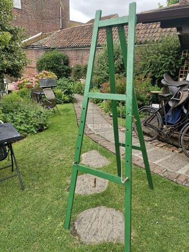 Antique pine easel - pine,