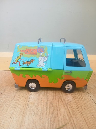 Scooby doo mystery machine - scooby,