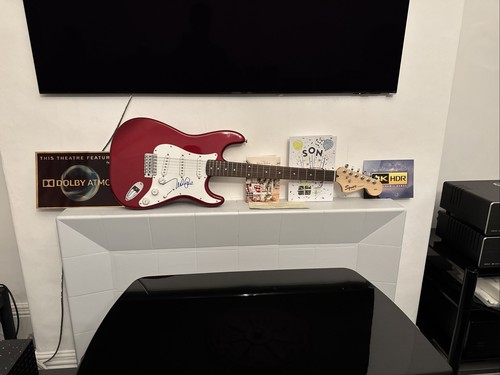 Red fender squire - strat, guitar