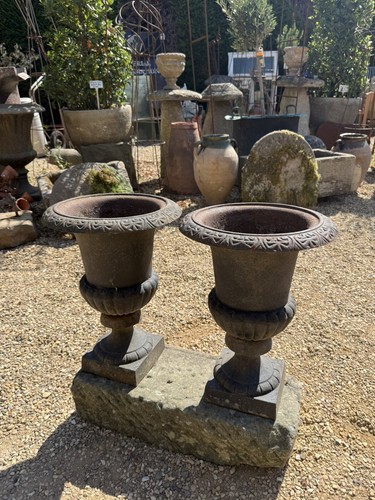 Pair vintage cast - vintage,