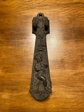 Cast iron door knocker  No.425