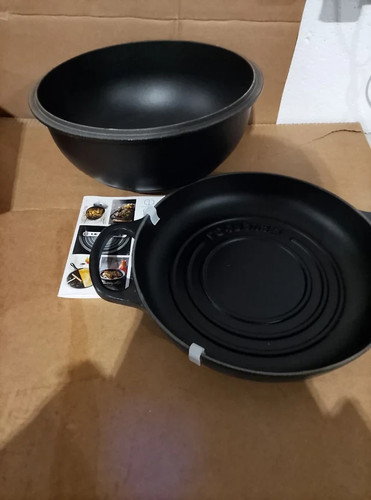 Creuset signature cast iron - le,