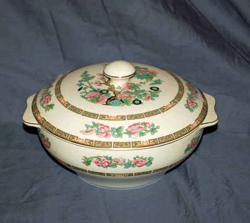 One wedgwood n tree 9 - i....n, 9"
