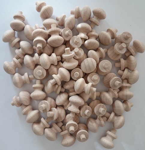 Small wooden shaker pegs - small, knobs