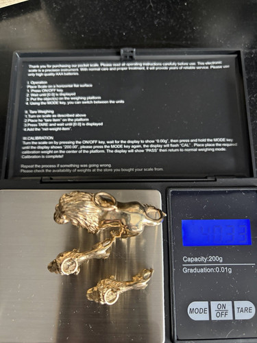 9ct gold lions - gold,