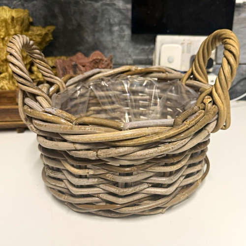 Round wicker basket - round, with