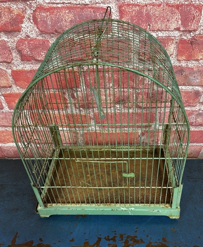 Vintage green wire show - vintage,