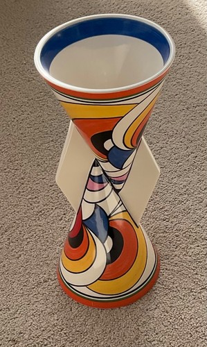 Lovely wedgwood clarice cliff - lovely,