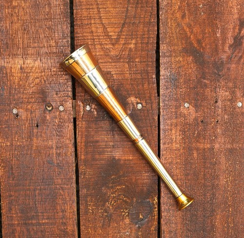 Fox hunting horn with - hunting,