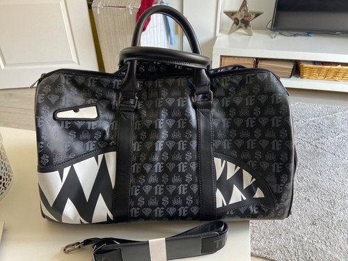 The enemy shark holdall duffel - the,
