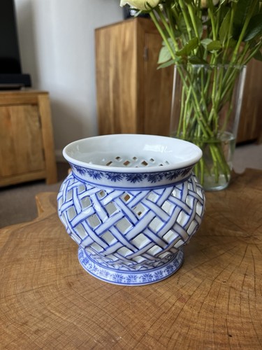Vintage ceramic blue white - vintage,