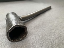 Vintage box / spark plug
