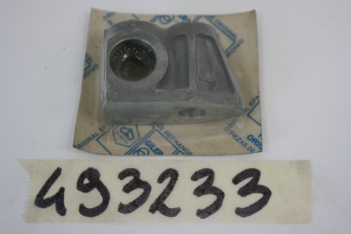 Camshaft rocker arm support