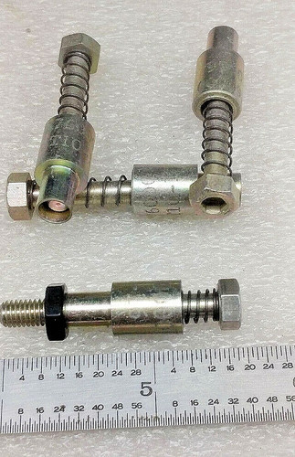 Captive panel thumb - 10-32,