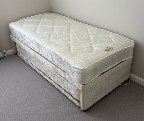 Trundle bed with - , mattress