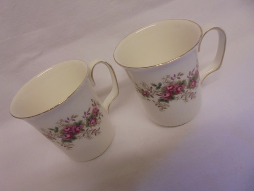 Vintage pair royal albert - pair,