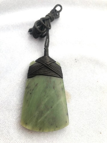 New zealand māori hand - hand, carved