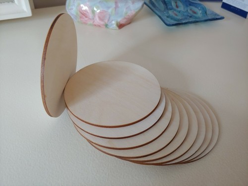 Laser cut wooden circle shape - cut,