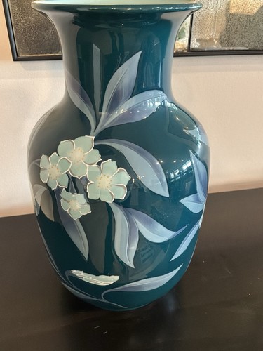 Lladro asian vase mint - lladro,