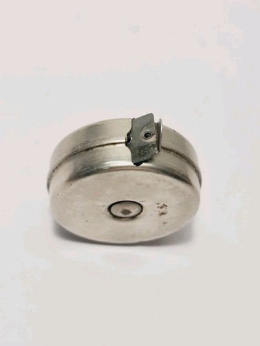 Metal retractable tape - metal,