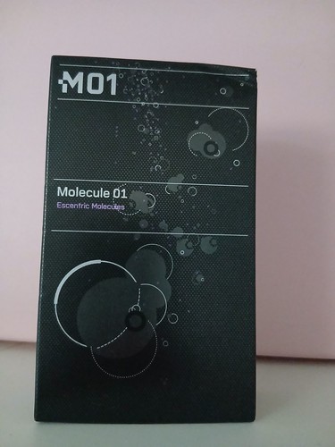 Molecules m01 by - molecules, escentric
