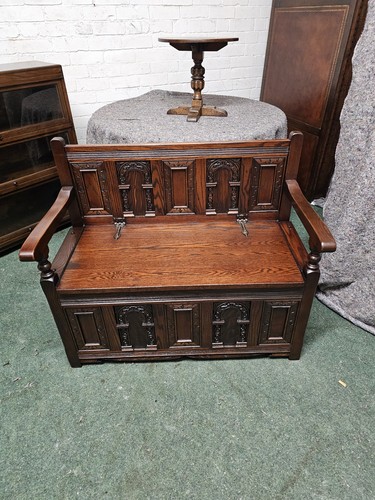 Old charm carved oak panelled - old,