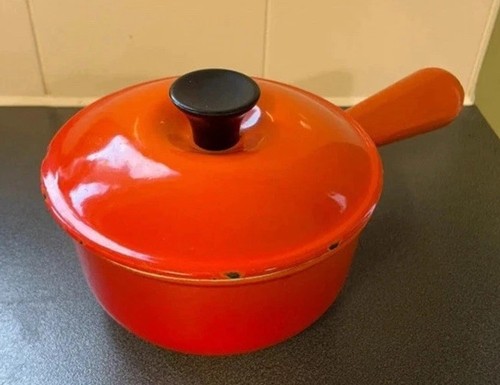 Vintage creuset enamel - vintage, le